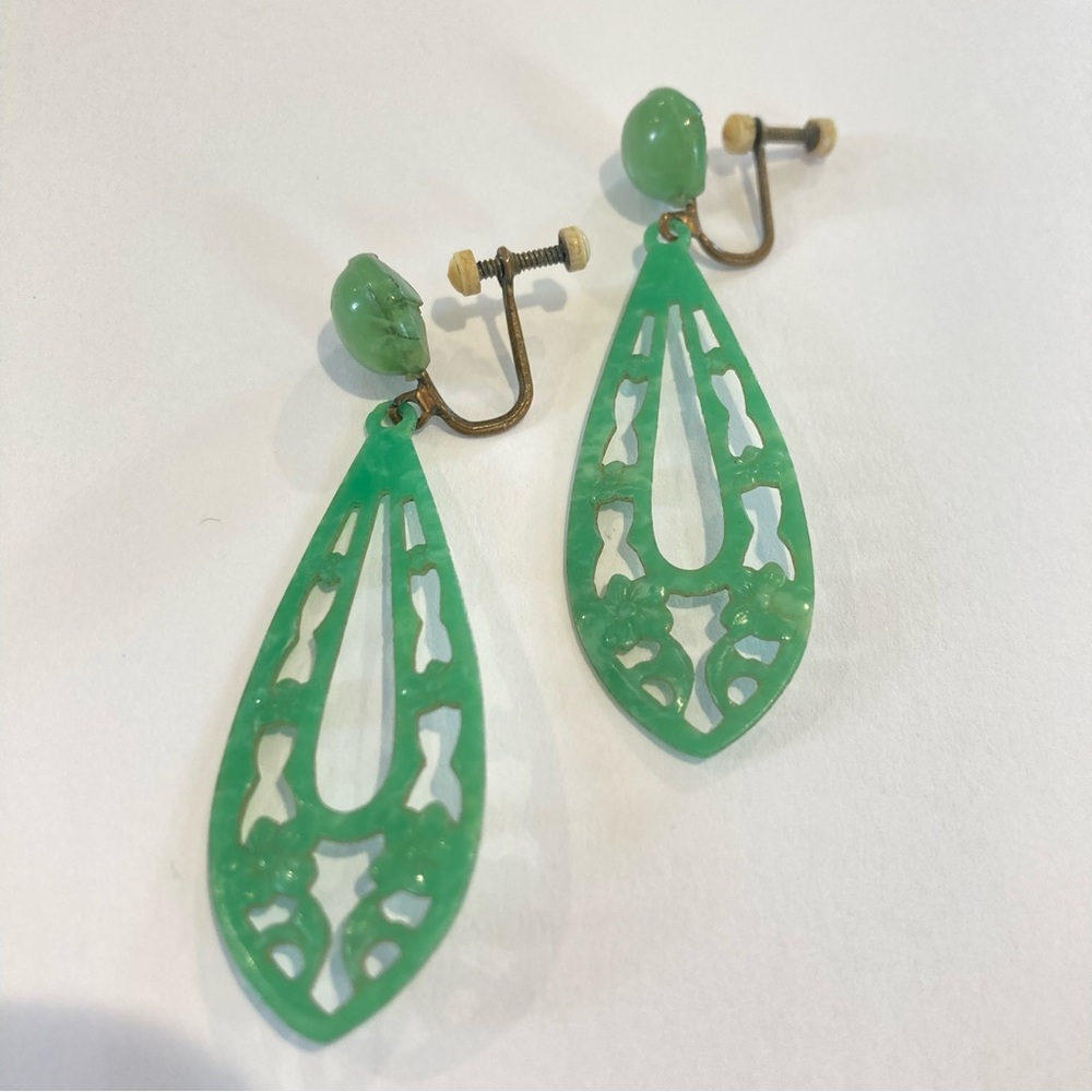 Vintage antique 1920s celluloid green dangle drop vintage screw back earrings